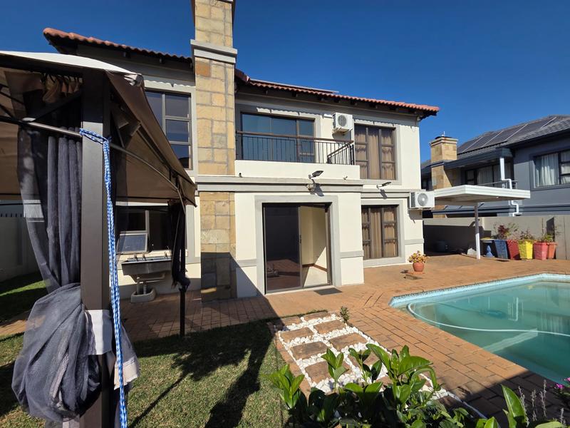 3 Bedroom Property for Sale in Gateway Manor North West